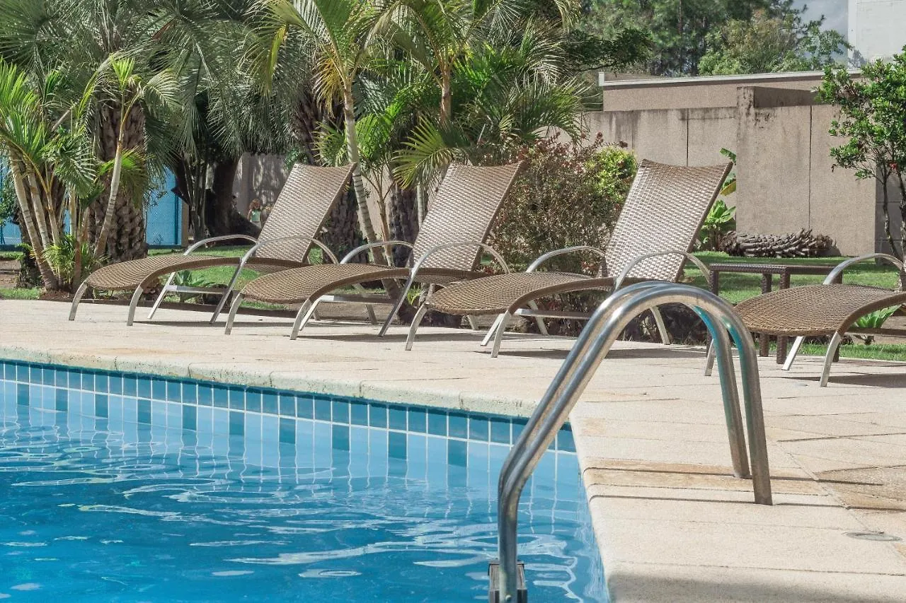 Hotel Deville Prime Porto Alegre 5*,