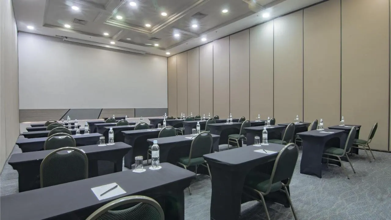 Hotel Deville Prime Porto Alegre