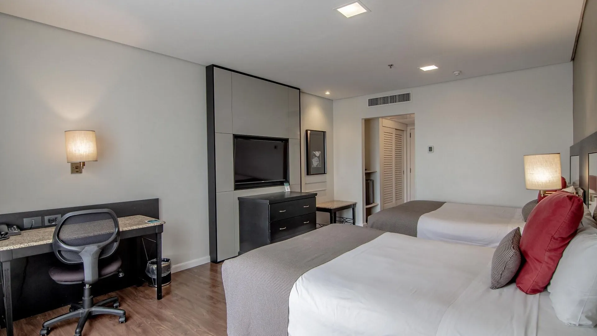 Hotel Deville Prime Porto Alegre